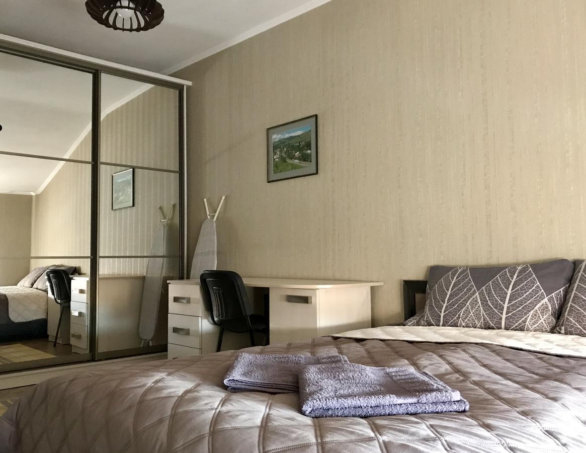 Panoramic View Top Floor Apartment In The City Center Moekatsjeve Buitenkant foto