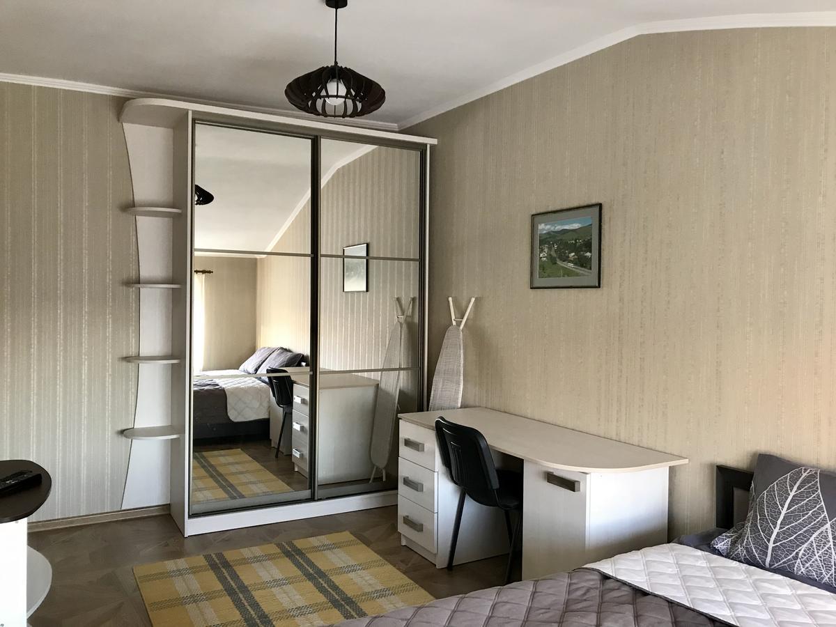 Panoramic View Top Floor Apartment In The City Center Moekatsjeve Buitenkant foto